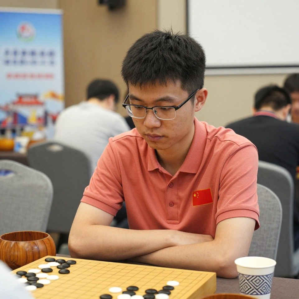 Clutch Chess ở Saint Louis: Một tiêu đề, hai câu chuyện, và khoảng trống dữ liệu không ai kiểm